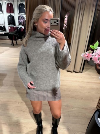 SLWGABRIELLA GENSER 