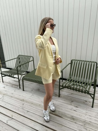 VIALARA SHORTS YELLOW